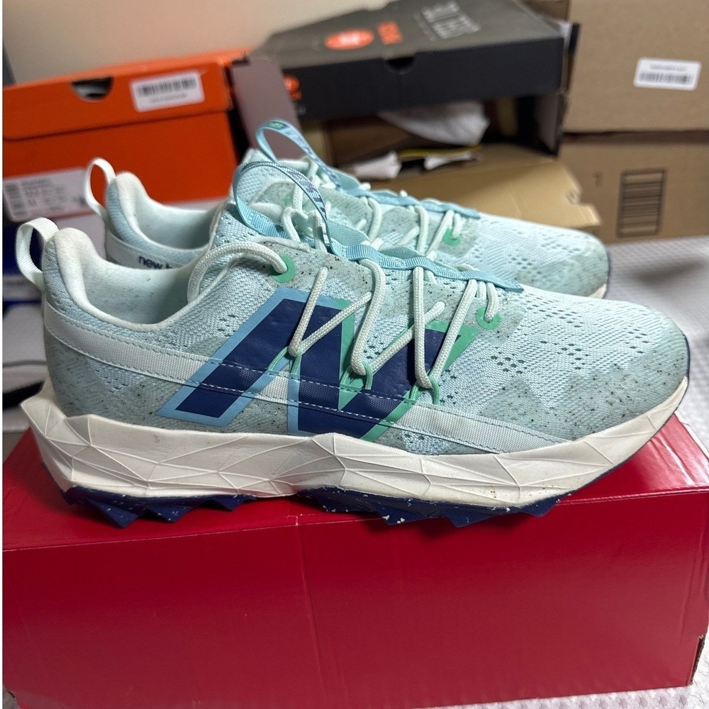 New Balance Tektrel Trail Running Shoes Womens 9.5 Arctic Blue EUC